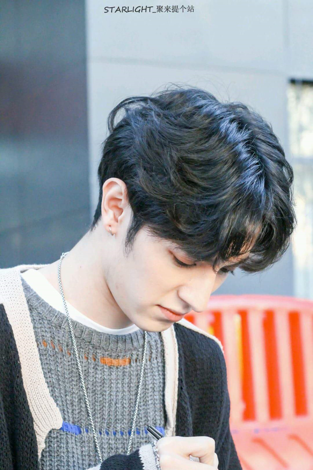 9X Tân Cương mắt to, mũi cao như nhân vật trong truyện tranh