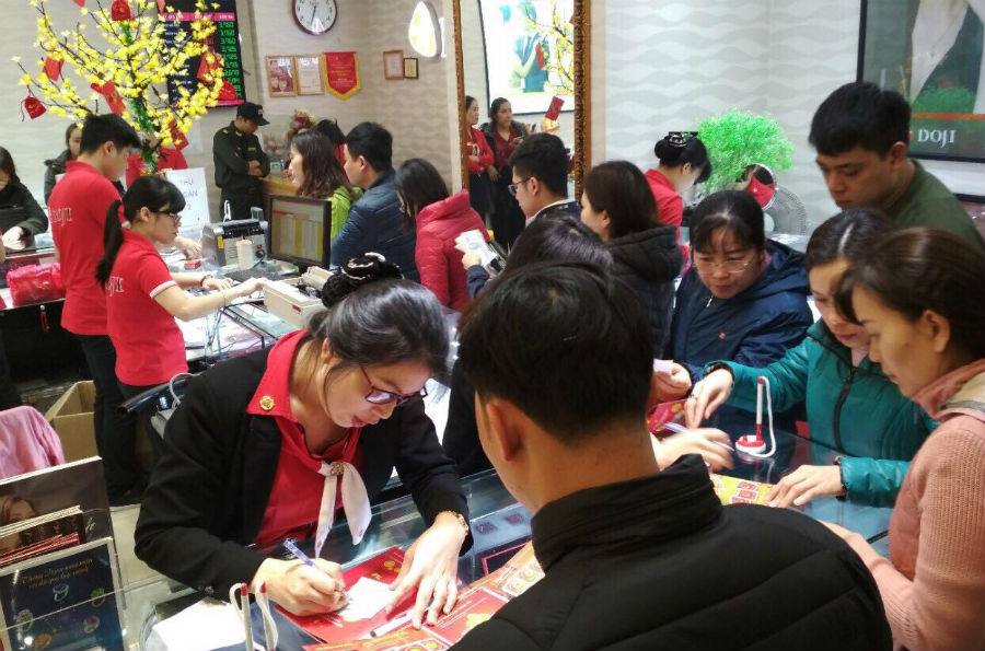 Giá vàng hôm nay 4/3: Giảm mạnh hơn 200 nghìn đồng Giá vàng hôm nay 4/3: Giảm mạnh hơn 200 nghìn đồng