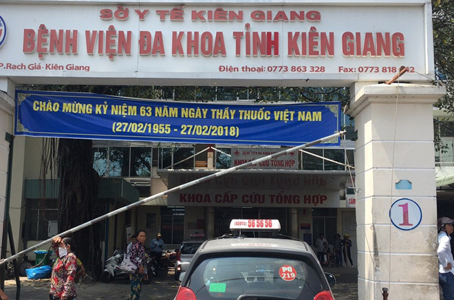 Bác sĩ đuổi bệnh nhân về nhà bị đình chỉ công tác