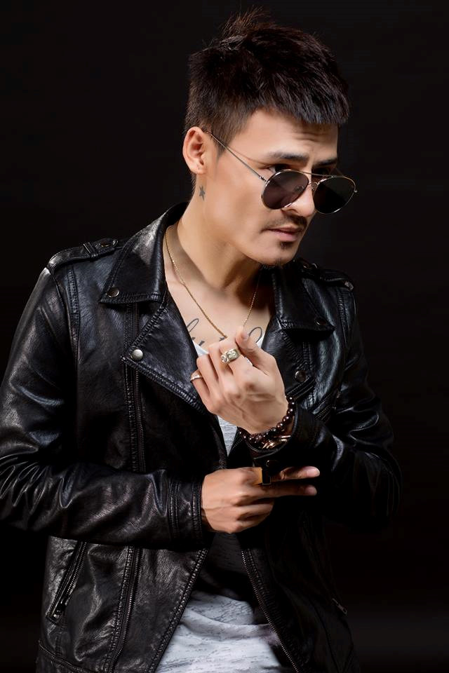 Hiện tượng Hoa Vinh: Cuộc sống đỡ cơ cực từ khi biết livestream hát Hiện tượng Hoa Vinh: Cuộc sống đỡ cơ cực từ khi biết livestream hát