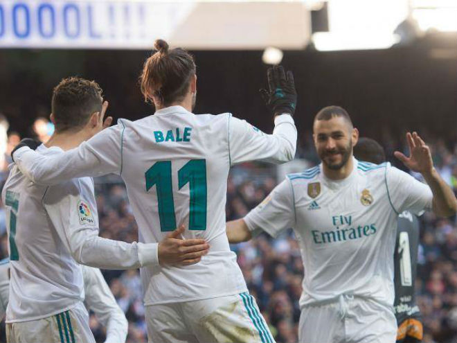 Ronaldo kết thân Benzema: Thống trị Real, dằn mặt dàn bom tấn