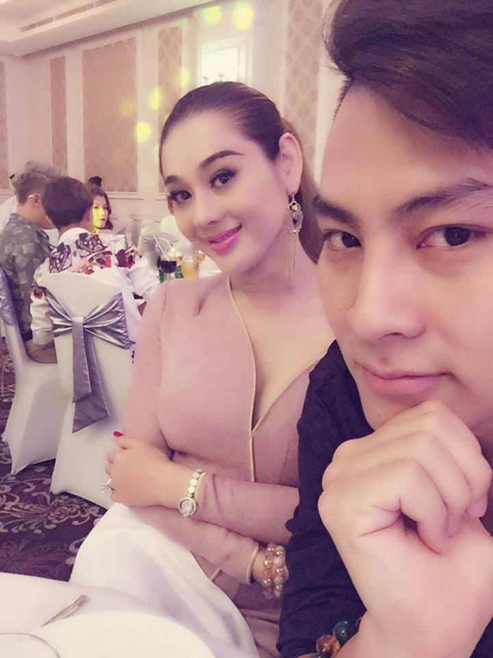 Lâm Khánh Chi xinh đẹp, quyến rũ quên tuổi bên ông xã điển trai