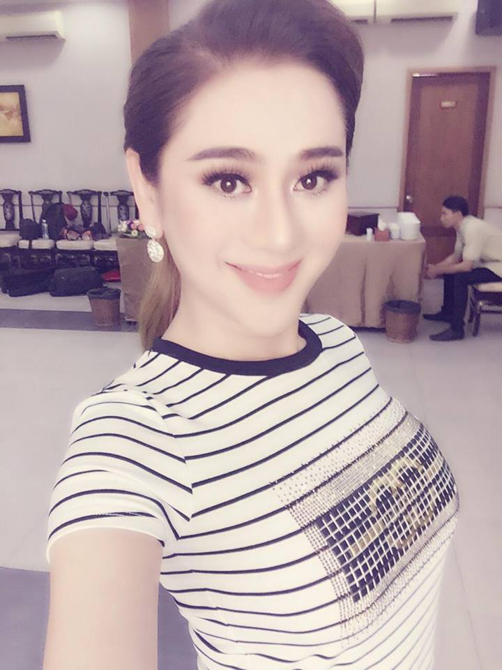 Lâm Khánh Chi xinh đẹp, quyến rũ quên tuổi bên ông xã điển trai Lâm Khánh Chi xinh đẹp, quyến rũ quên tuổi bên ông xã điển trai