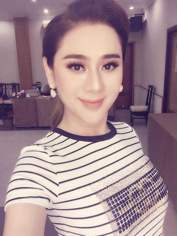 Lâm Khánh Chi xinh đẹp, quyến rũ quên tuổi bên ông xã điển trai Lâm Khánh Chi xinh đẹp, quyến rũ quên tuổi bên ông xã điển trai