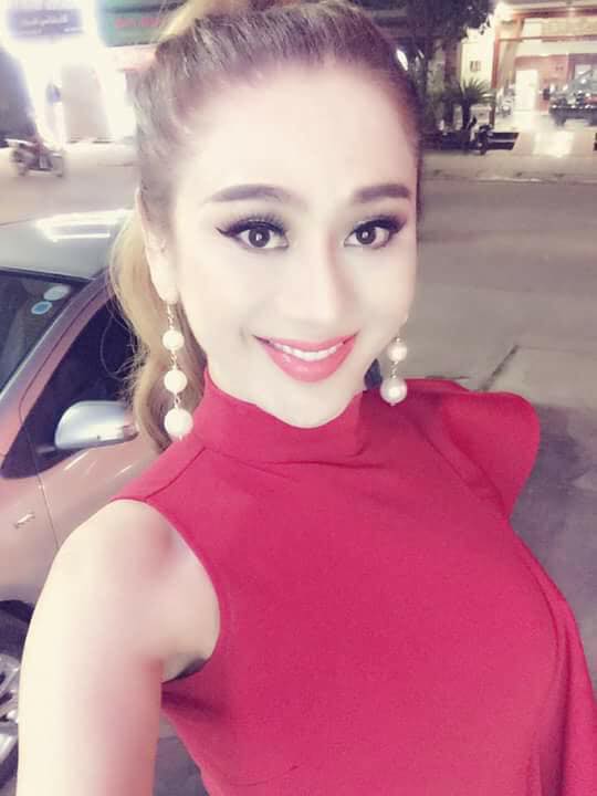 Lâm Khánh Chi xinh đẹp, quyến rũ quên tuổi bên ông xã điển trai Lâm Khánh Chi xinh đẹp, quyến rũ quên tuổi bên ông xã điển trai