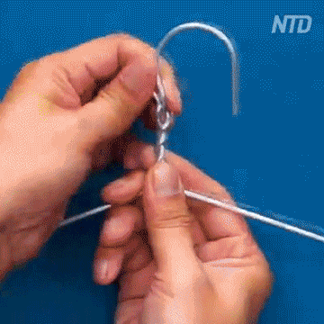 Vô số mẹo siêu hay từ móc treo quần áo, bạn không nắm được thì quả là phí! Vô số mẹo siêu hay từ móc treo quần áo, bạn không nắm được thì quả là phí!