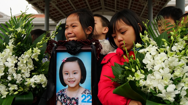 Thắp lên sự tử tế, nhưng ai sẽ là người giữ lửa?