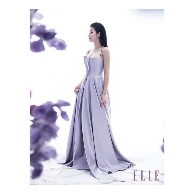 Khoe sắc vóc thanh tân trong chiếc đầm tím chuẩn trend, Quỳnh Anh Shyn nào có kém đàn chị Đông Nhi