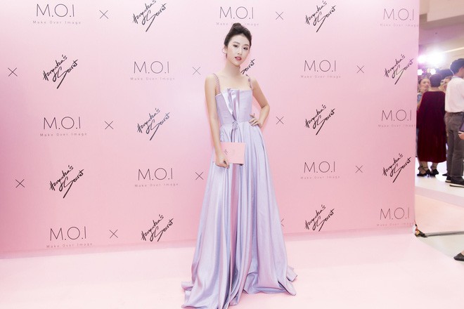 Khoe sắc vóc thanh tân trong chiếc đầm tím chuẩn trend, Quỳnh Anh Shyn nào có kém đàn chị Đông Nhi Khoe sắc vóc thanh tân trong chiếc đầm tím chuẩn trend, Quỳnh Anh Shyn nào có kém đàn chị Đông Nhi