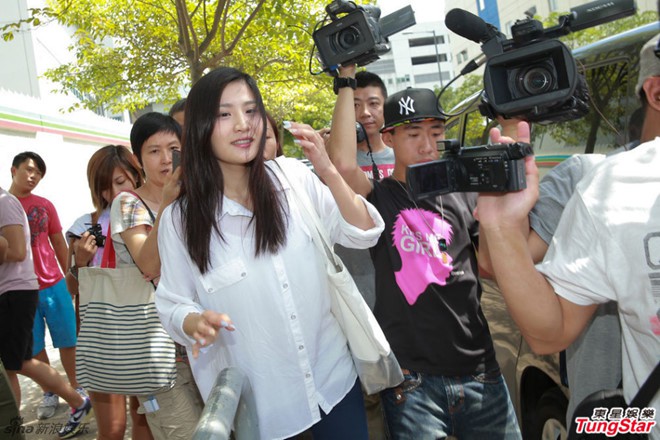 Loạt scandal tai tiếng của sao TVB: Người mang danh kẻ biến thái sàm sỡ đồng nghiệp, kẻ vô tư làm chuyện ấy nơi công cộng