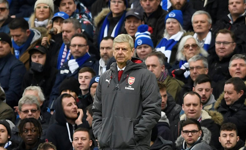 Wenger từ bỏ cuộc đua vào top 4, nhưng không từ chức