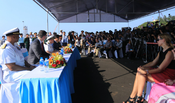 Sau tàu sân bay, Hải quân Mỹ mong muốn tàu ngầm thăm Việt Nam