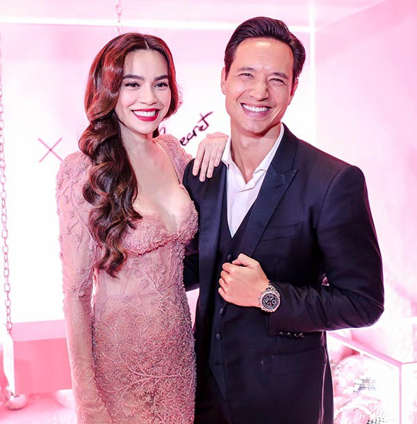 Hồ Ngọc Hà mặc gợi cảm, công khai tình tứ với Kim Lý trước đám đông