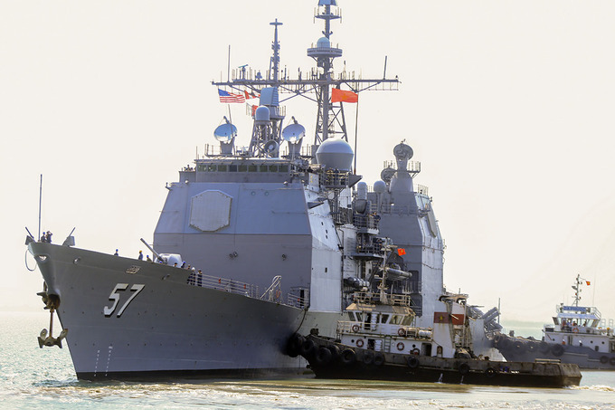 Khí tài hiện đại trên tàu tuần dương đi cùng tàu sân bay Mỹ