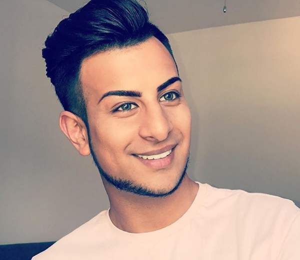 Thanh niên chụp 200 bức ảnh một ngày vì nghiện selfie