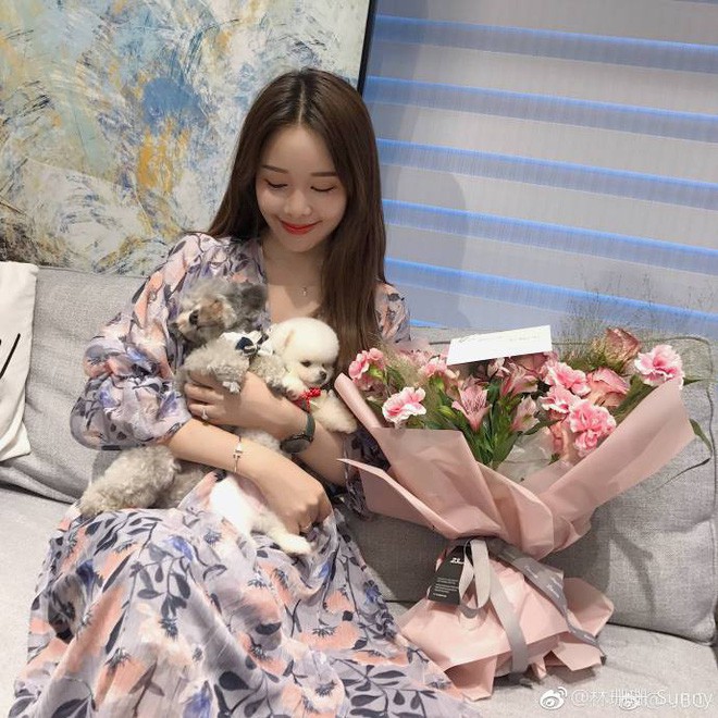 Hôn nhân viên mãn của hot girl xinh nhất Trung Quốc hậu đám cưới ngôn tình với thiếu gia giàu có Hôn nhân viên mãn của hot girl xinh nhất Trung Quốc hậu đám cưới ngôn tình với thiếu gia giàu có