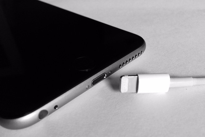 Cách sạc pin điện thoại/máy tính bảng nhanh hơn