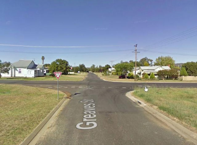 Dắt con gái 1 tuổi về nhà bà ngoại, bà mẹ đau đớn khi chứng kiến con bị chó hàng xóm tấn công tới tử vong