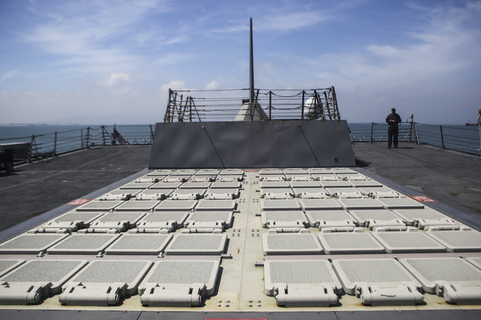 Uy lực tàu khu trục hộ tống tàu sân bay Mỹ
