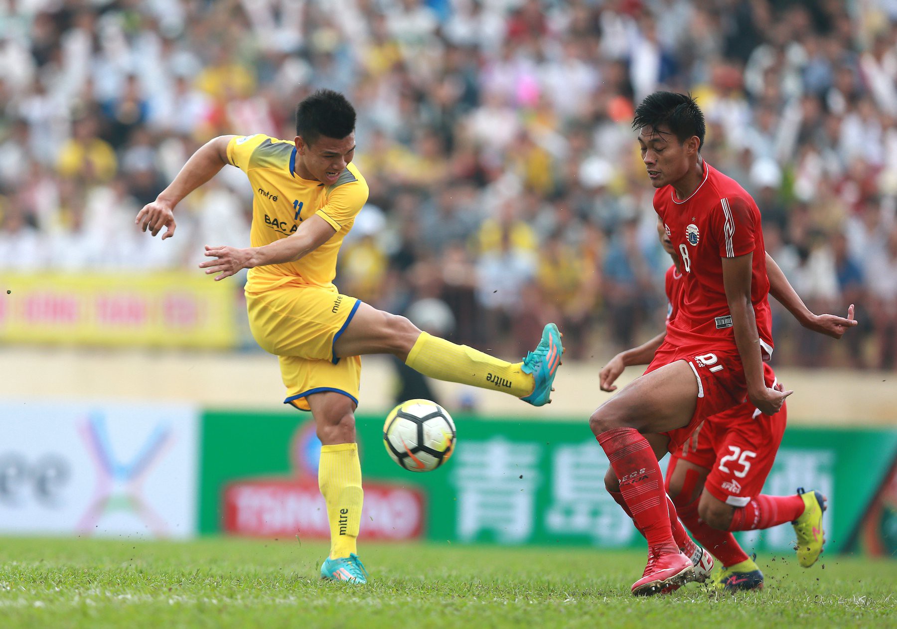 Phan Văn Đức U23 cùng SLNA giữ sạch lưới 3 trận liên tiếp ở AFC Cup Phan Văn Đức U23 cùng SLNA giữ sạch lưới 3 trận liên tiếp ở AFC Cup