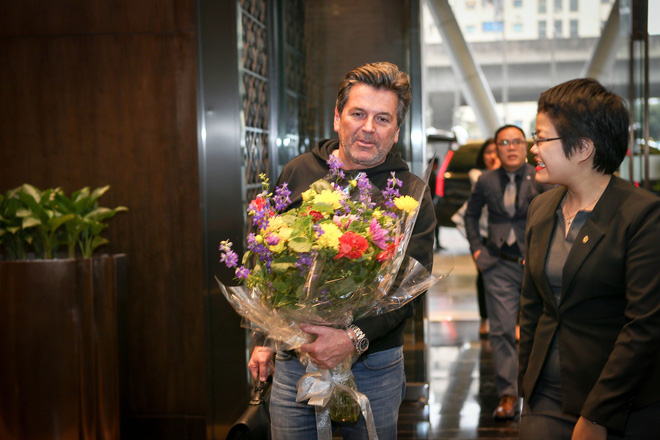 Giọng nam chính ban nhạc Modern Talking trở lại Hà Nội, phát tướng hơn 2 năm trước