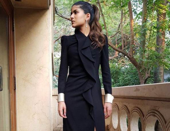 Tiểu thư 9X xinh đẹp khát khao làm giàu và đam mê ca hát