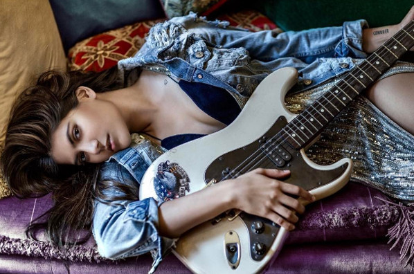 Tiểu thư 9X xinh đẹp khát khao làm giàu và đam mê ca hát