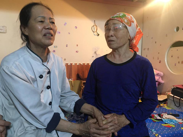 Bé 7 tuổi hiến giác mạc: ‘Mẹ đã thấy con trong đôi mắt của bà’