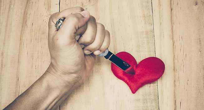 Sự thật giật mình về lí do đàn ông có vợ đẹp, con ngoan vẫn lăm le ngoại tình