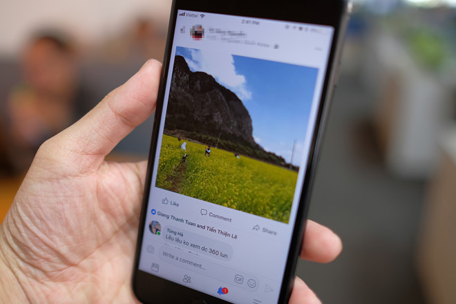 Ảnh từ điện thoại đăng lên Facebook bị bóp vuông