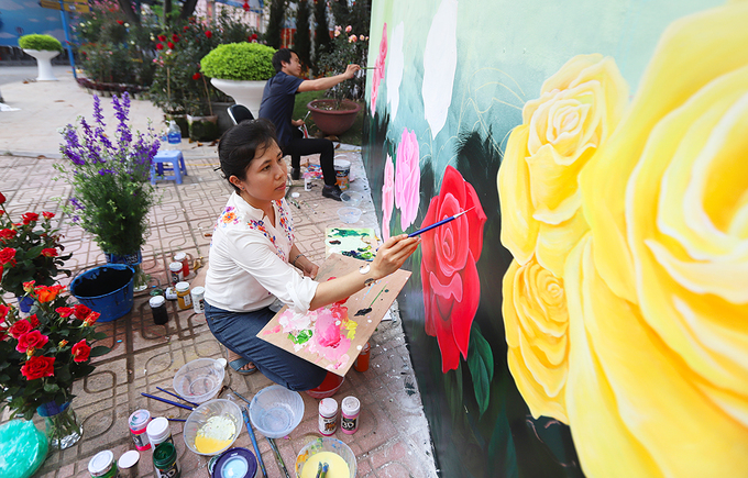 Chiem nguong ve dep muon mau cua le hoi hoa hong Bulgaria tai Ha Noi