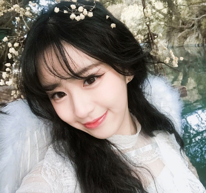 Nữ sinh 17 tuổi được khen đẹp thuần khiết như thiên sứ