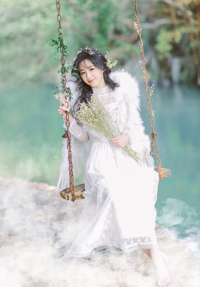 Nữ sinh 17 tuổi được khen đẹp thuần khiết như thiên sứ