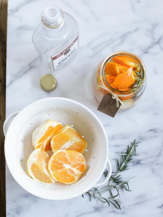 Nhà nồm, ẩm mốc đến mấy vẫn thơm cả ngày nhờ 3 thứ tự chế không đến 5 phút