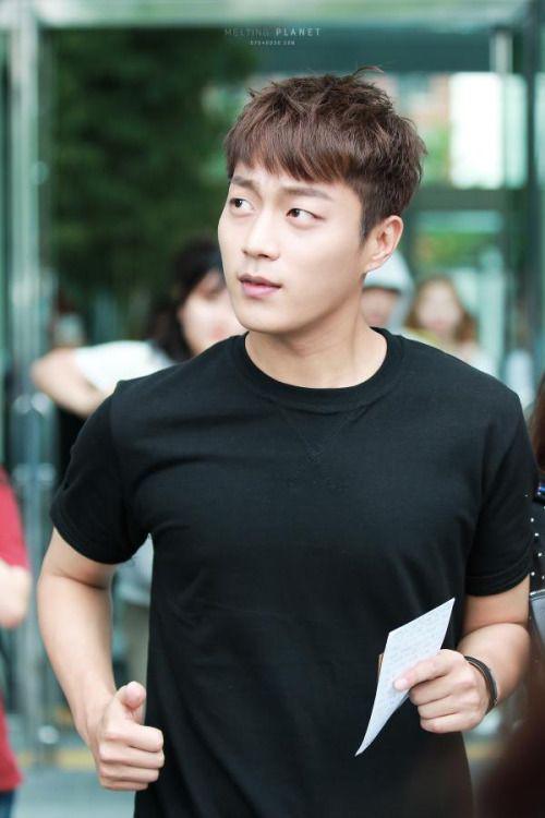 2018 này, nếu chàng muốn thay đổi kiểu tóc thì tuyệt đối đừng bỏ qua 10 tạo kiểu dưới đây!