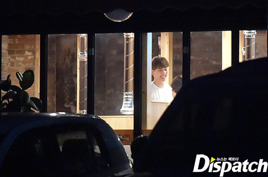 Dispatch tung ảnh độc quyền Park Shin Hye diện đồ đôi, hẹn hò cùng đàn em kém tuổi Dispatch tung ảnh độc quyền Park Shin Hye diện đồ đôi, hẹn hò cùng đàn em kém tuổi