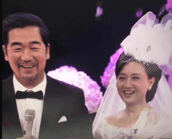 30 năm trước không đám cưới vì nghèo và tấm chân tình của vua Khang Hy dành cho vợ lúc về già