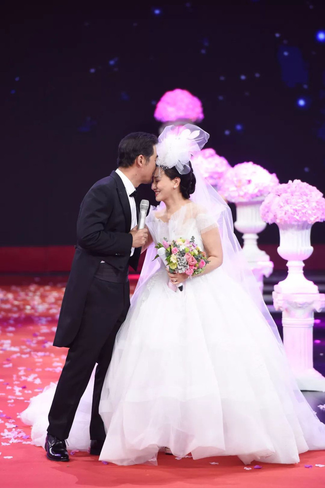 30 năm trước không đám cưới vì nghèo và tấm chân tình của vua Khang Hy dành cho vợ lúc về già