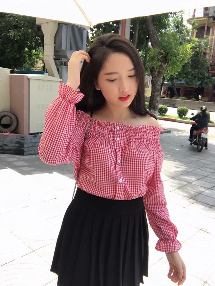 Cô gái xinh đẹp mặc trang phục H’Mông khiến nhiều người mê mẩn