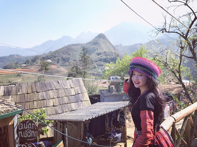 Cô gái xinh đẹp mặc trang phục H’Mông khiến nhiều người mê mẩn