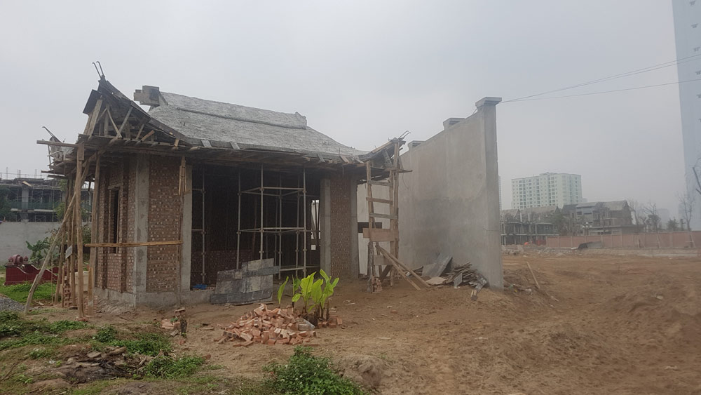 Hà Nội: Đi tảo mộ tá hỏa mộ đã di dời, hiện trường xới tung Hà Nội: Đi tảo mộ tá hỏa mộ đã di dời, hiện trường xới tung
