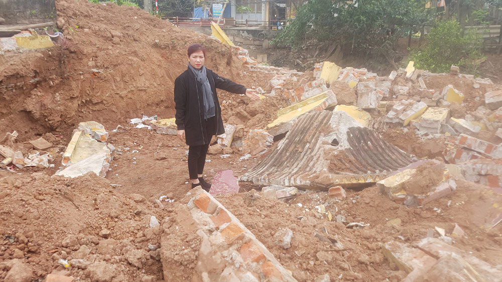 Hà Nội: Đi tảo mộ tá hỏa mộ đã di dời, hiện trường xới tung