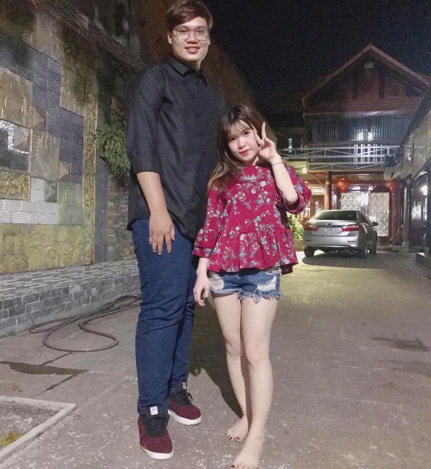 8/3, các nàng tí hon rần rần khoe ảnh người yêu khổng lồ: Món quà to nhất đây rồi còn gì!