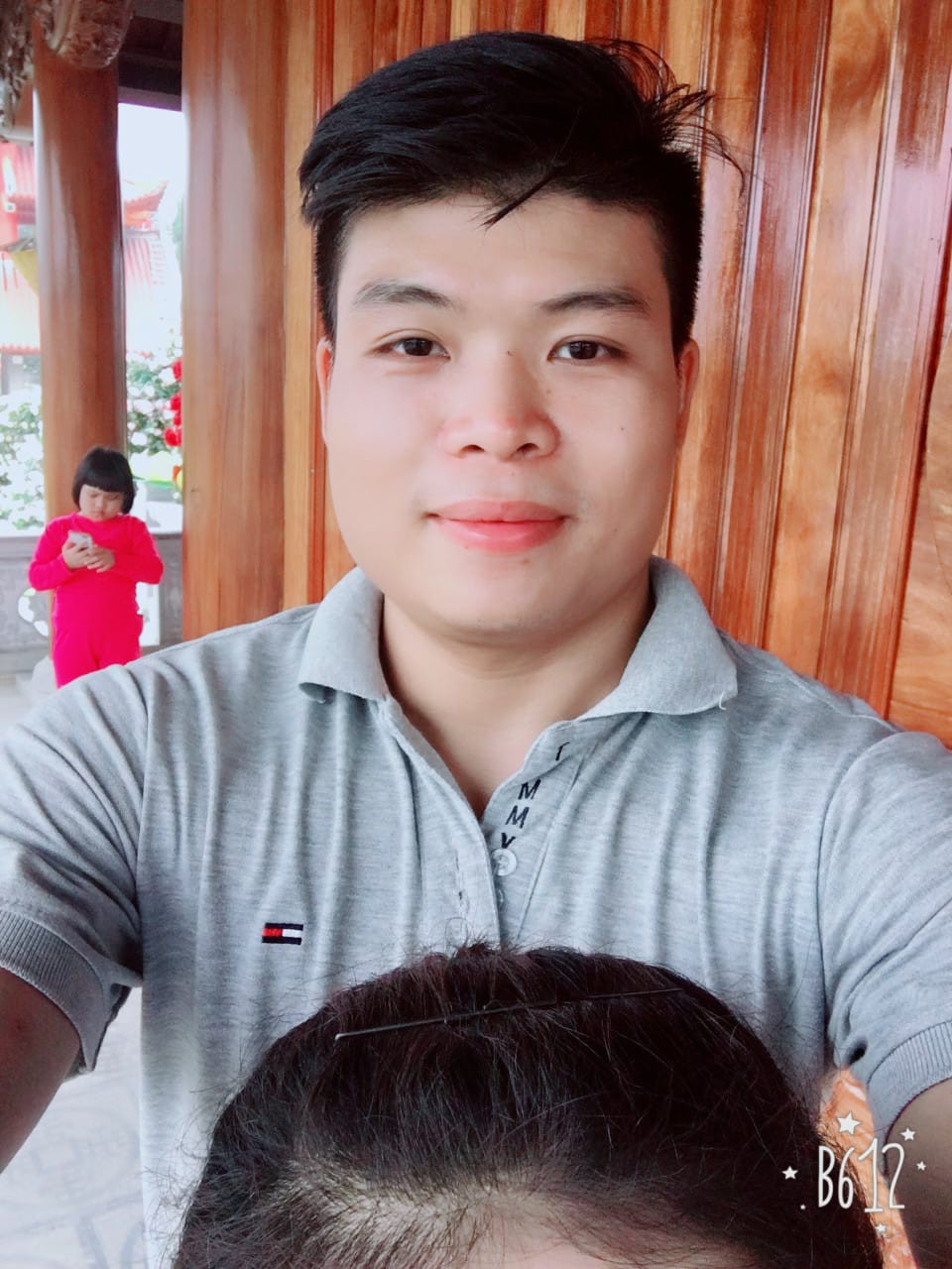 8/3, các nàng tí hon rần rần khoe ảnh người yêu khổng lồ: Món quà to nhất đây rồi còn gì!