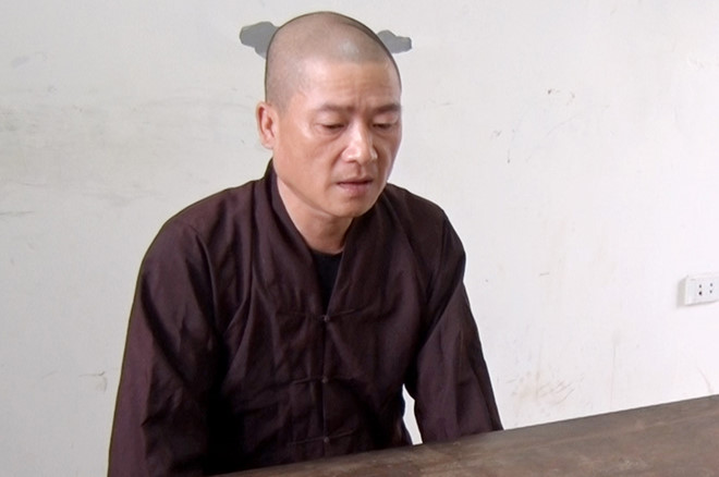 Nhà sư ghé vào quán nước chôm điện thoại rồi bỏ chạy