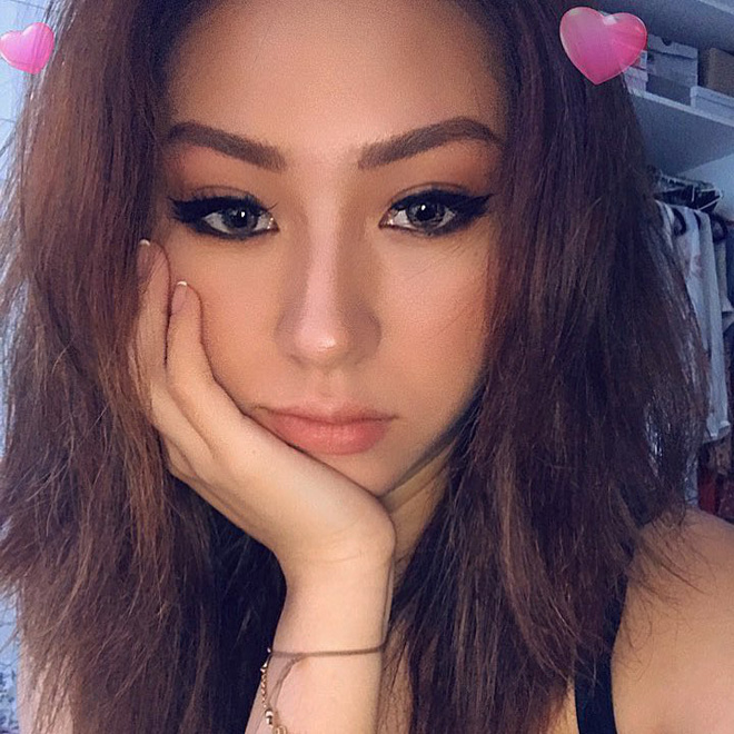 Con gái châu Á đang mê mệt 5 kiểu đánh mắt đơn giản nhưng ăn ảnh hết mức này