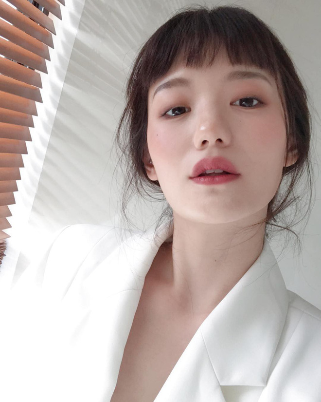 Con gái châu Á đang mê mệt 5 kiểu đánh mắt đơn giản nhưng ăn ảnh hết mức này Con gái châu Á đang mê mệt 5 kiểu đánh mắt đơn giản nhưng ăn ảnh hết mức này