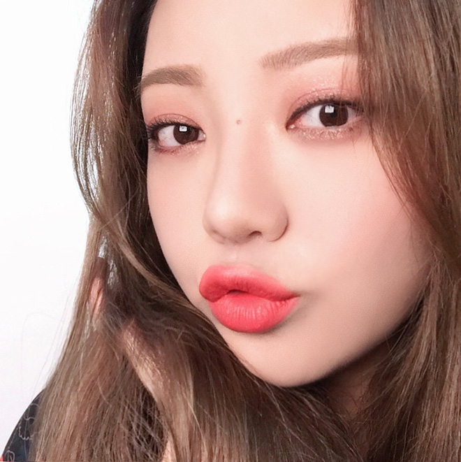 Con gái châu Á đang mê mệt 5 kiểu đánh mắt đơn giản nhưng ăn ảnh hết mức này Con gái châu Á đang mê mệt 5 kiểu đánh mắt đơn giản nhưng ăn ảnh hết mức này