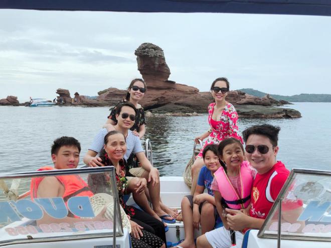 Hoàng Bách tiết lộ về người mẹ đặc biệt: Mẹ vợ rất tin tưởng, thương tôi như con ruột