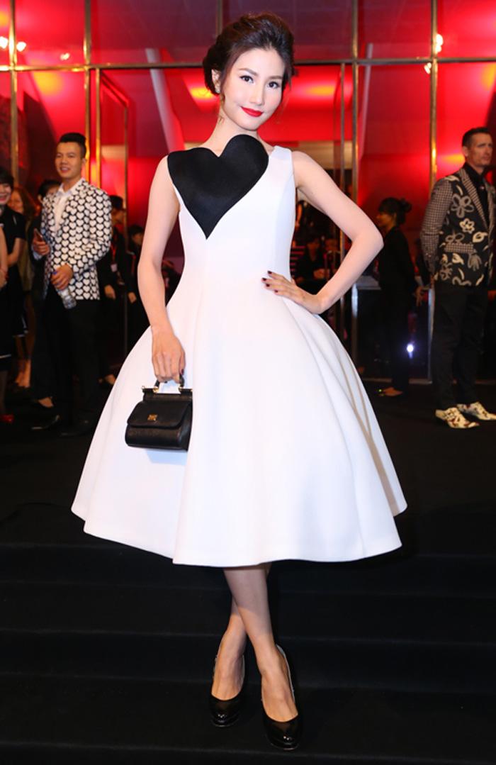 Đi làm về muộn, vẫn lộng lẫy hẹn hò 8/3 cùng chàng nhờ 4 kiểu váy mặc là đẹp này!